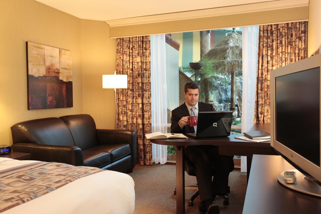 Ramada Plaza Crystal Palace Dieppe Bagian luar foto